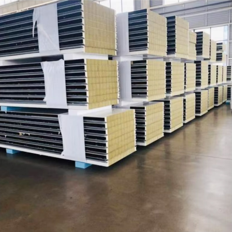 Used for House Flame-Resistant Roof Panels Rock Wool Core Wall Panel Cladding Metal Siding Panels with Smooth Surface